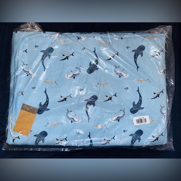 NIB Kyte Stream Shark Toddler Blanket - Picture 2 of 2
